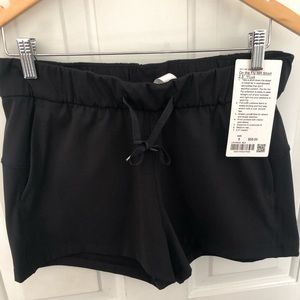Lululemon on the fly black shorts 8